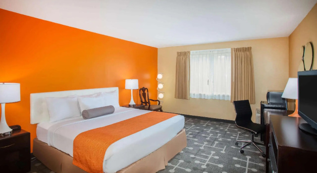 Двухместный номер Standard Howard Johnson by Wyndham College Park