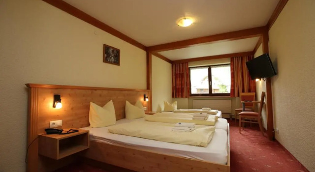 Трёхместный номер Standard T3 Alpenhotel Garfrescha