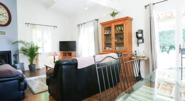 Lovely Villa in Buisson With Private Swimming Pool, Забронировать Вилла Виллы Овернь-Рона-Альпы, Вилла