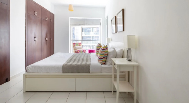 Modern + Bright 2BR With Dubai Marina Views!, Забронировать Апартаменты/квартира Дубай-Марина , рядом с Международный яхт-клуб Дубая