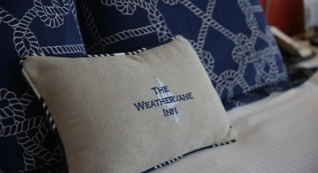 Четырёхместный номер Classic с видом на город Weathervane Inn