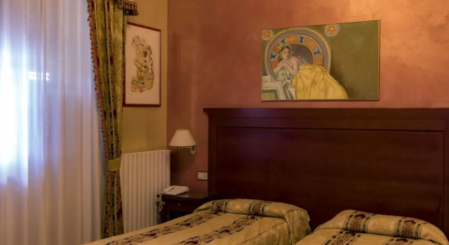 Трёхместный номер Hotel Joli