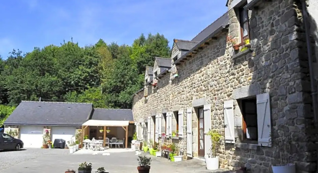 Ty Daou gwez, Rezerwuj Hotel  