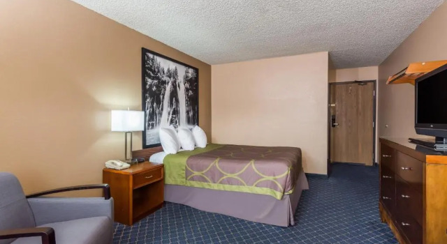 Номер Standard Super 8 by Wyndham Arcata