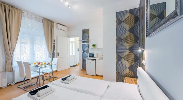 PARKING, AC, WIFI 2 room apartment in the center, Забронировать Апартаменты/квартира 06. Терезварош 
