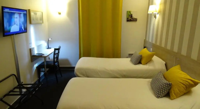 Четырёхместный номер Standard Sure Hotel by Best Western Angouleme