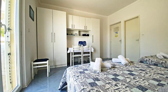 Трёхместный номер Standard с балконом и с частичным видом на море Apartments and Rooms Katarina