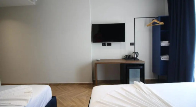 Трёхместный номер Standard с балконом Dukas Boutique Hotel