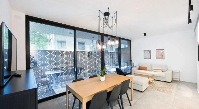 Stylish 1BR in Ben Yehuda 73 by HolyGuest, Забронировать Отель Тель-Авив Тель-Авивский округ, рядом с Площадь Рабина