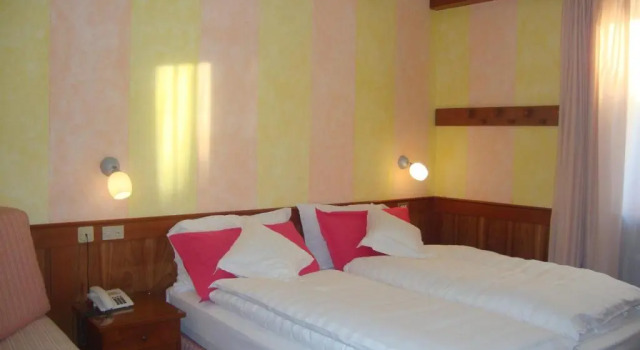 Трёхместный номер Standard Albergo Miralago