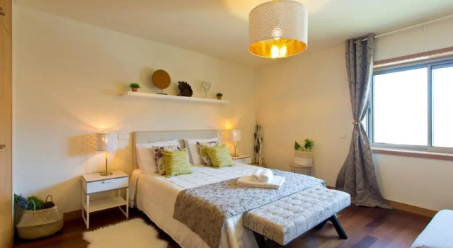 Апартаменты Stunning Sunny Flat - 2 min beach by Host Wise