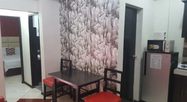 Modern Suites, Prenota Hotel Angeles 