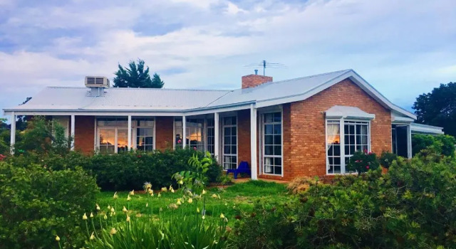 Melbourne Garden Bed and Breakfast, Book Hotel  