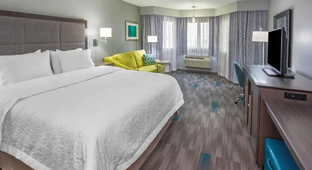 Двухместный номер Standard с видом на озеро Hampton Inn Monterey