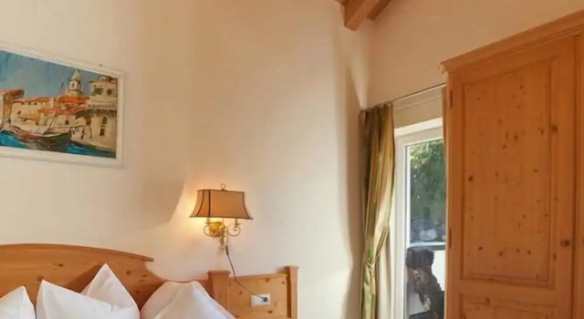 Люкс с 2 комнатами с балконом Hotel Berghof
