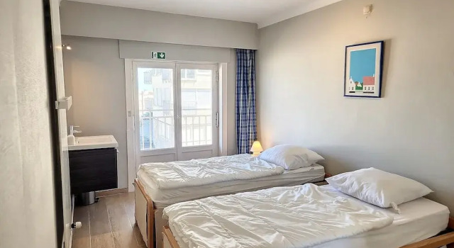 Apartment Albertstrand With Stunning Seafront View