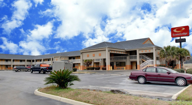 Magnolia Inn Townhouse Hattiesburg MS I-59, Забронировать Отель Хаттисберг Миссисипи, рядом с Lake Terrace Convention Center