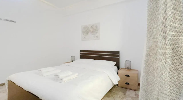 Filis Sunny 80sqm apt in Viktoria, Забронировать Отель Афины Острова Саронического залива - Аттика, рядом с Железнодорожная станция Омония