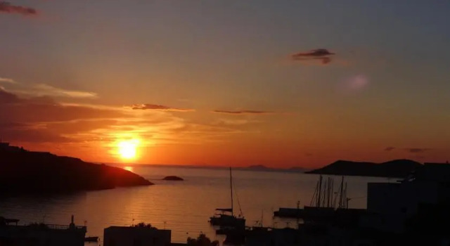 Bouriti Eleni Tzamaros, Rezervovat Hotel Merichas Kythnos