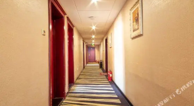 Yinhao Hotel (Yinchuan South Gate Plaza), Book Hotel Hoteller i Yinchuan med parkering, nær Nanmen Tower, Parkering