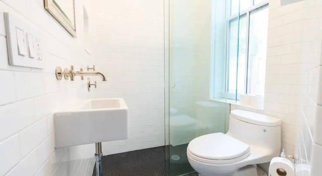 E10-2 Designer East Village Townhouse 1BR W D