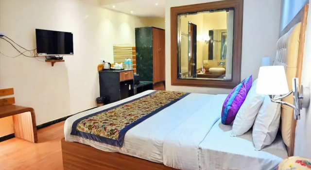 Woods inn Resort, Book Ferieresort Bhopal 