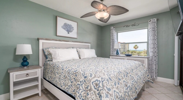 Estero Cove 132 - Beautifully Updated!! 2 Bedroom Condo by RedAwning, Забронировать Апартаменты/квартира Отели Истеро с парковкой, Парковка