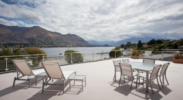 Апартаменты Lakeside Apartments