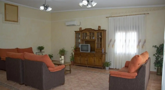 Hotel Restaurante MR, Забронировать Отель Барахас-де-Мело 