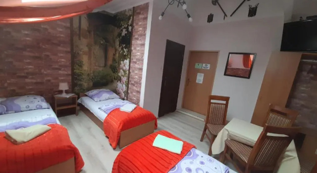 Green Hostel, Забронировать Хостел Недорогие отели Кракова, рядом с Церковь Святого Франциска Ассизи, недорого