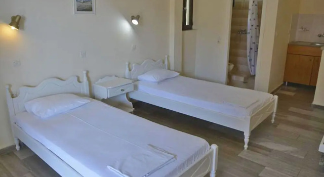 Трёхместный номер Standard с балконом Seafront Apartments
