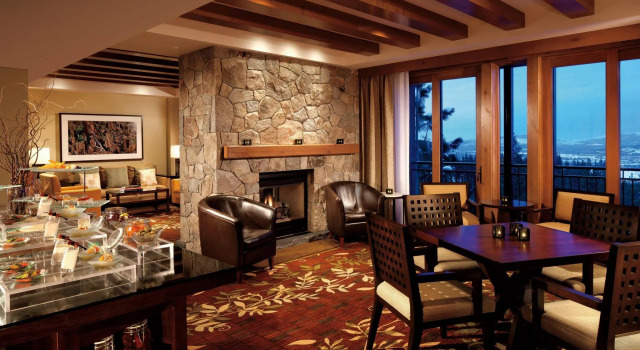 Четырёхместный клубный номер Standard The Ritz-Carlton, Lake Tahoe