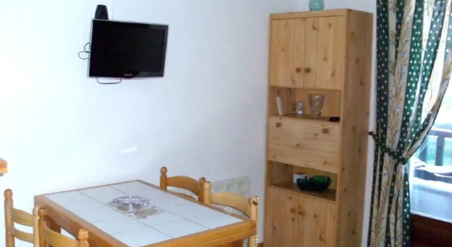 CANET Plage appartement vue latérale mer, 1 chambre , WIFI, climatisation, parking sécurisé couvert, Забронировать Отель Кане-Пляж Кане-ан-Руссийон