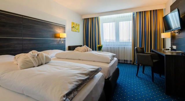 Hotel Fortuna Reutlingen West, Забронировать Отель Тюбинген Баден-Вюртемберг