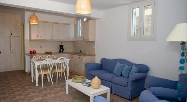 Iliopetra residence - 5BR Villa in Agios Romanos