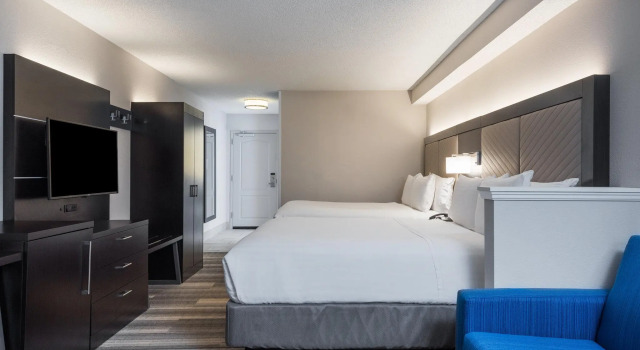 Четырёхместный люкс Holiday Inn Express & Suites Florence I-95 & I-20 Civic Ctr by IHG