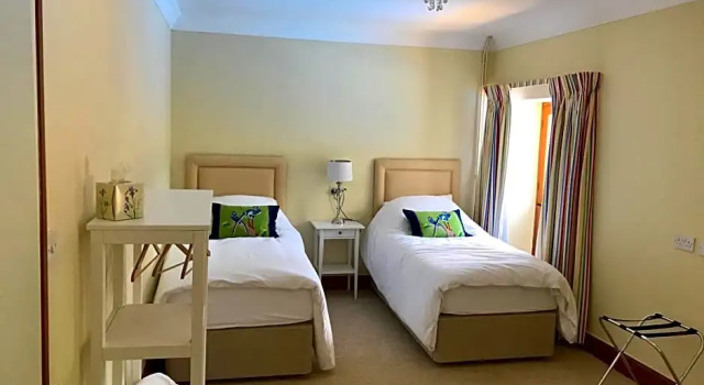 Seawell, Book Hotel Hoteller i Towcester med parkering, Parkering