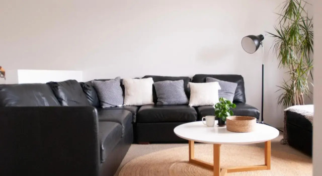 2 By The Beach, Sunny stylish beach side unit, Prenota Hotel Bellerive Hobart Surrounds