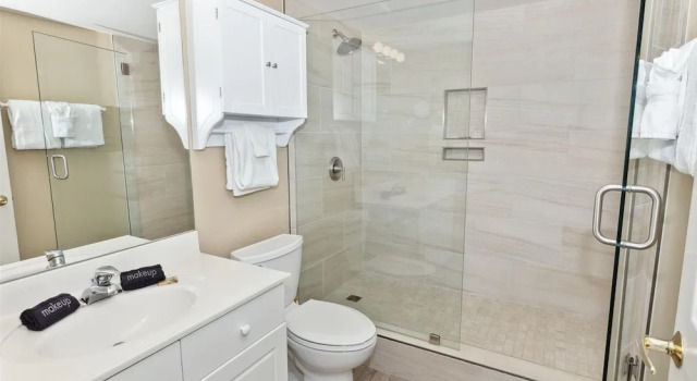 Номер Standard Seacrest 604 is a 2 BR Gulf Front on Okaloosa Island by RedAwning