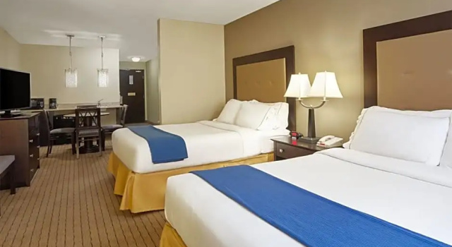 Номер Deluxe Holiday Inn Express Hotel & Suites Madison-Verona by IHG