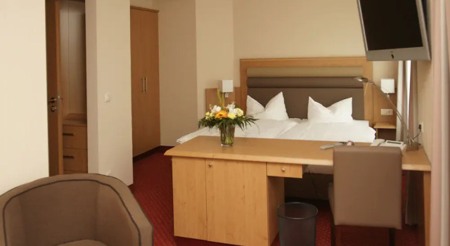 Komforthotel Kaiserhof, Book Hotel Hotels in Garz with a Pool, Swimming Pool