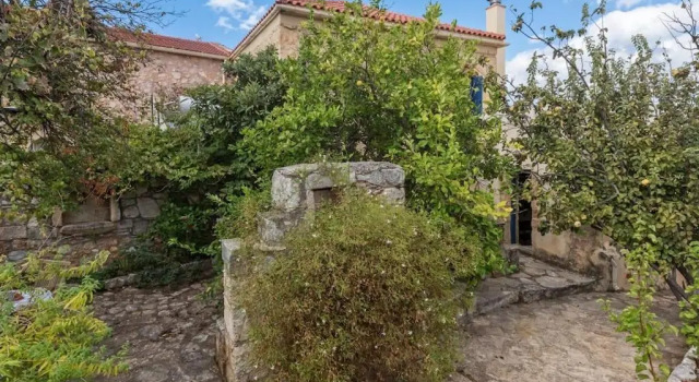 Коттедж Hekate House, bohemian country house, 4 bedrooms for 8 persons