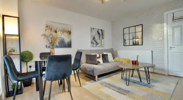 Апартаменты Southsea Apartment-Parking-Pool-Hot tub