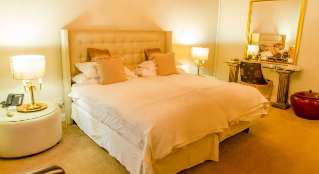 Четырёхместный люкс Standard Le Manoir de Brendel