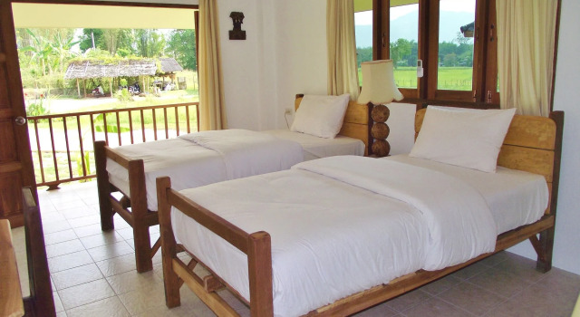 Country Retreat, Забронировать Отель Маерим 