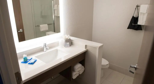 Номер Standard Holiday Inn Express & Suites - Dayton Southwest by IHG