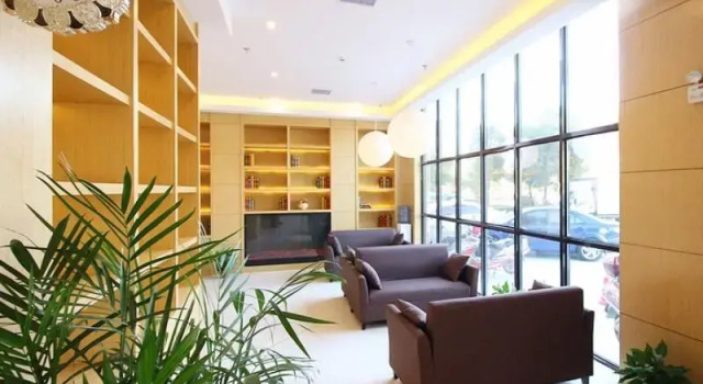 GreenTree Inn Jiangsu Wuxi Huishan High-Speed Rail Qianzhou Chongwen Road Business Hotel, 预订 酒店 堰桥 江苏
