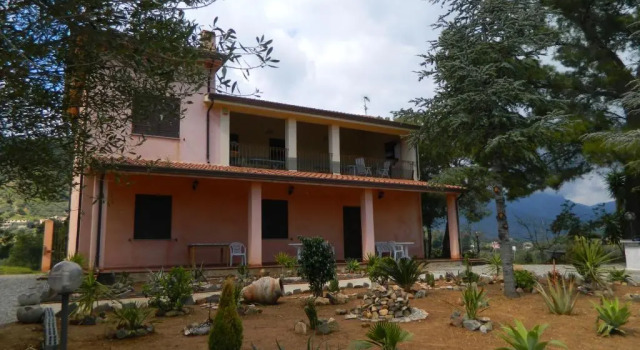 Villa Carmen, Book Villa Villaer i Ogliastra, Villa