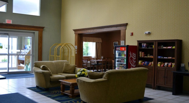 Holiday Inn Express Irwin (PA TPK Exit 67) by IHG, Buchen Sie Hotel Irwin Pennsylvania