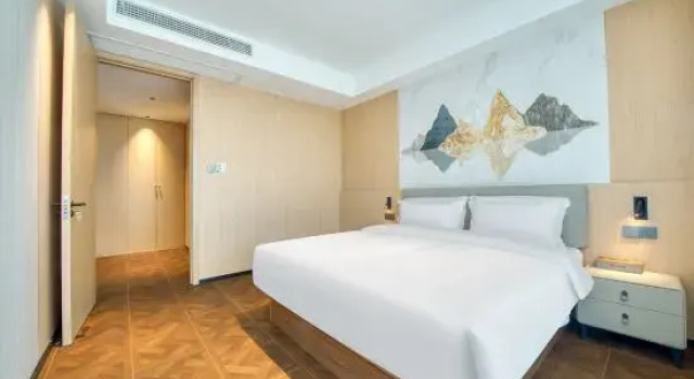 Люкс Deluxe Hua Yi Hotel